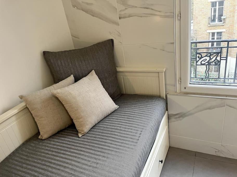 Charmant Studio Parisien Au Coeur Du 15E Arrondissement Luaran gambar